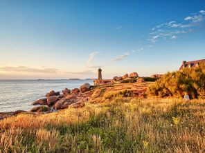 La côte de Granit Rose en étoile depuis Perros-Guirec