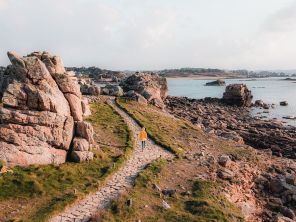 La côte de Granit Rose (en semi-itinérant, version confort)